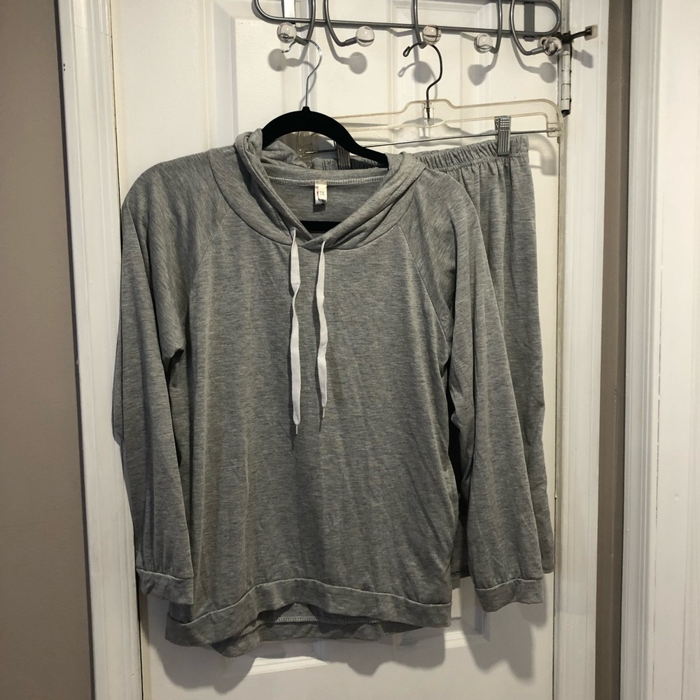 Unbranded, xL skirt and shirt set